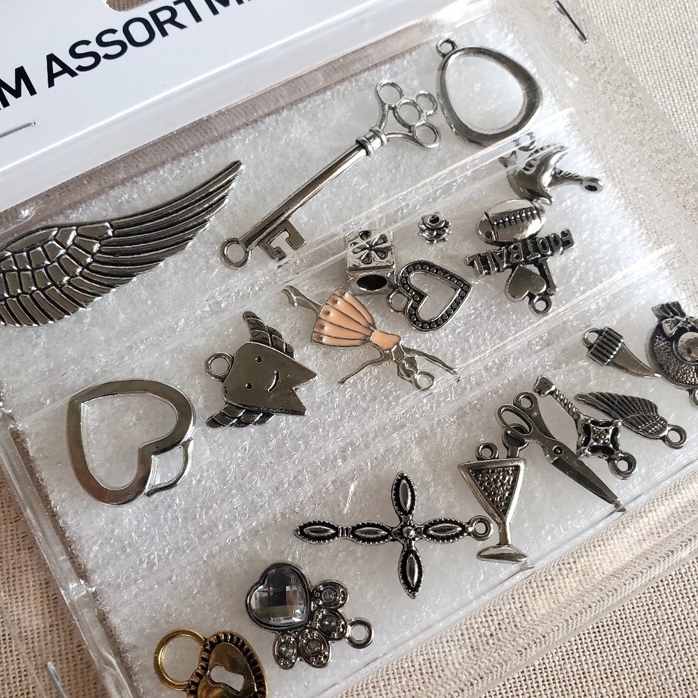 20pc Charm Set - Picture 2 of 5